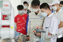 Bài 1: Từ phân luồng đến hướng nghiệp: Cần một hành trình liền mạch cho người học