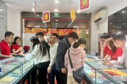 Giá vàng hôm nay 2/6/2025: Giá vàng trong nước và thế giới tháng 5 giảm mạnh