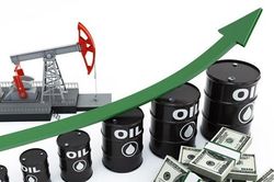 Giá xăng dầu hôm nay 3/6/2025: Giá dầu thế giới tăng vọt 4% sau khi OPEC+ giữ nguyên kế hoạch tăng sản lượng