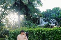 9 năm hạnh phúc ngọt ngào của trung vệ Quế Ngọc Hải bên vợ hoa khôi