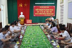 Công ty CP Supe Phốt phát và Hóa chất Lâm Thao: Bàn giao thiết bị dạy học thông minh