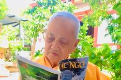 Những hình ảnh về nếp sống giản dị của Trưởng lão Hòa thượng gần 100 tuổi ở vùng đất sen hồng