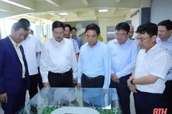 Bí thư Tỉnh ủy Nguyễn Doãn Anh kiểm tra tình hình sản xuất tại Nhà máy Cơ khí công nghệ cao Nghi Sơn và Công ty Xi măng Nghi Sơn