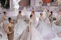 Váy cưới Việt lấy cảm hứng từ thần thoại Hy Lạp