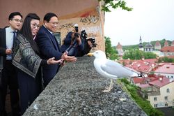 Thủ tướng Phạm Minh Chính và Phu nhân tham quan phố cổ Tallinn, Estonia