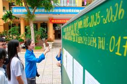 Hơn 103 nghìn thí sinh Hà Nội bắt đầu làm thủ tục dự thi vào lớp 10