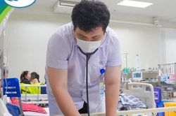Tỷ lệ trẻ em hút thuốc lá điện tử ngày càng gia tăng, nguy hại khôn lường