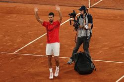 Novak Djokovic úp mở về khả năng giải nghệ sau thất bại tại Pháp mở rộng