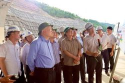 Phó Thủ tướng Thường trực Nguyễn Hòa Bình kiểm tra tiến độ các dự án cao tốc