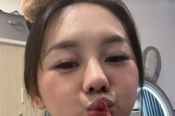 Hot girl TikTok thử thách trang điểm với máy mát xa rung