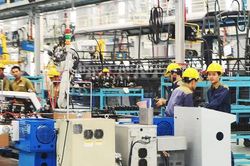 Kinh tế 5 tháng khởi sắc nhưng tiềm ẩn nhiều thách thức