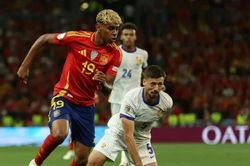 Lamine Yamal: 'Trận gặp Ronaldo là cơ hội để tôi chứng minh bản thân'