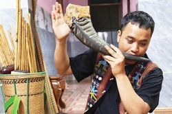 Nghệ nhân GenZ của núi rừng