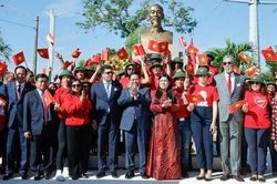Xây dựng Không gian Hồ Chí Minh thành nơi kết nối Việt Nam với bạn bè quốc tế