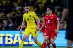 Thắng ĐT Việt Nam, Malaysia vươn lên ngôi đầu bảng ở vòng loại Asian Cup