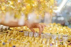 Dự báo giá vàng ngày mai 11/6/2025: Thận trọng trước cảnh bảo của Metals Focus