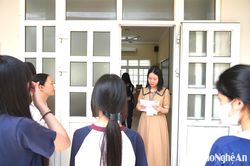 Số lượng thí sinh thi vào lớp 10 Trường THPT chuyên Đại học Vinh giảm đột biến