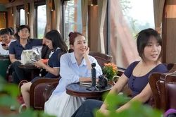 Tàu Hoa Phượng Đỏ đón hơn 100.000 lượt khách sau một tháng