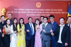 Thủ tướng gặp cộng đồng người Việt Nam tại Thụy Điển