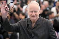 Stellan Skarsgard: Nam diễn viên gạo cội Thụy Điển vẫn tỏa sáng ở tuổi U80