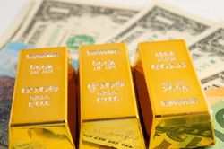 Vàng vượt euro, trở thành tài sản dự trữ lớn thứ hai thế giới
