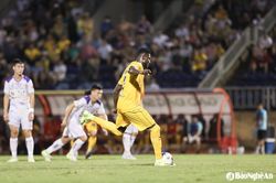 5 cầu thủ có thể nhập tịch giúp tuyển Việt Nam 'phục thù' Malaysia; Barca có nguy cơ bị trừ điểm tại Champions League