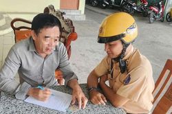 Người đàn ông đi xe ba gác ngược chiều ở TP.HCM bị xử phạt từ clip trên mạng xã hội