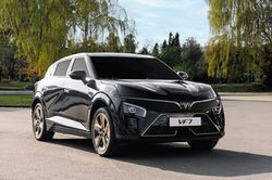 Chạy VinFast VF 7 mỗi ngày, chủ xe nói 'thấy đáng từng đồng'