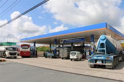 Giá xăng dầu hôm nay 13/6/2025: Xăng trong nước tăng sát mốc 21.000 đồng/lít