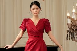 Những mẫu đầm dạ hội đơn giản mà tinh xảo