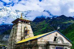 Lại tai nạn máy bay ở Ấn Độ, trực thăng chở sáu người rơi tại Uttarakhand