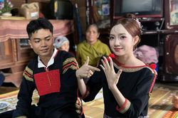 Cô dâu Ê-đê xinh đẹp, hút triệu view trong đám hỏi