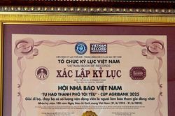 Giải đi bộ - chạy bộ 'Tự hào Thành phố tôi yêu' có 1.000 người làm báo tham gia xác lập kỷ lục Việt Nam