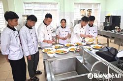 Nghệ An: Trường nghề 'hút' học sinh vì nhiều ưu thế