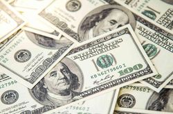 Đồng USD chao đảo vì căng thẳng Trung Đông và Fed