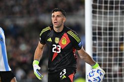 Aston Villa sẵn sàng để Martinez gia nhập MU