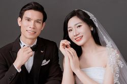Hoa khôi bóng chuyền Phạm Thị Yến đẹp rạng ngời trong ảnh cưới ở tuổi 40, thổ lộ tâm sự sau ngày trọng đại