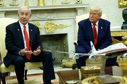 Ông Trump nói tình báo Hoa Kỳ 'sai' khi cho rằng Iran không chế tạo bom hạt nhân
