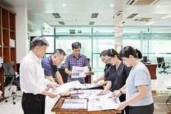 Người 'giữ lửa' trên từng con chữ