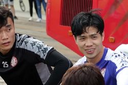 Công Phượng đọ tài Bùi Tiến Dũng ở trận play-off