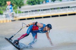 'Bay' trên mặt nước: Mạo hiểm nhưng không liều lĩnh