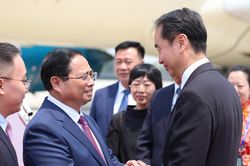 Thủ tướng Phạm Minh Chính tới Thiên Tân, bắt đầu chuyến công tác dự Hội nghị WEF và làm việc tại Trung Quốc