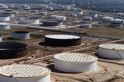 Giá xăng dầu hôm nay 25/6/2025: Giá dầu rơi tự do sau lệnh ngừng bắn Iran-Israel