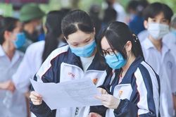 Thi tốt nghiệp THPT 2025: Hơn 7.200 thí sinh vắng mặt, 10 em bị đình chỉ trong buổi thi Ngữ văn