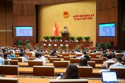 Quốc hội thông qua nghị quyết miễn, hỗ trợ học phí với trẻ mầm non, học sinh phổ thông