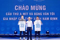 Thép Xanh Nam Định ký hợp đồng 3 năm với Văn Tới, A Mít