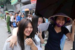 Thí sinh thoải mái sau bài thi Tiếng Anh, Vật lý - dự báo 'mưa điểm 8'