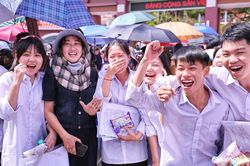 Thí sinh 2K7 ơi, sẽ có thành công và tiếc nuối, nhưng đừng buồn vì các em đã có một mùa thi thật nhiều cảm xúc!