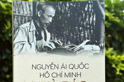 ĐỌC NGUYỄN ÁI QUỐC - HỒ CHÍ MINH - NHÀ BÁO: Viết cho ta biết nước non ta là gì