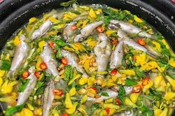 Cách làm lẩu cá linh bông điên điển thơm ngon